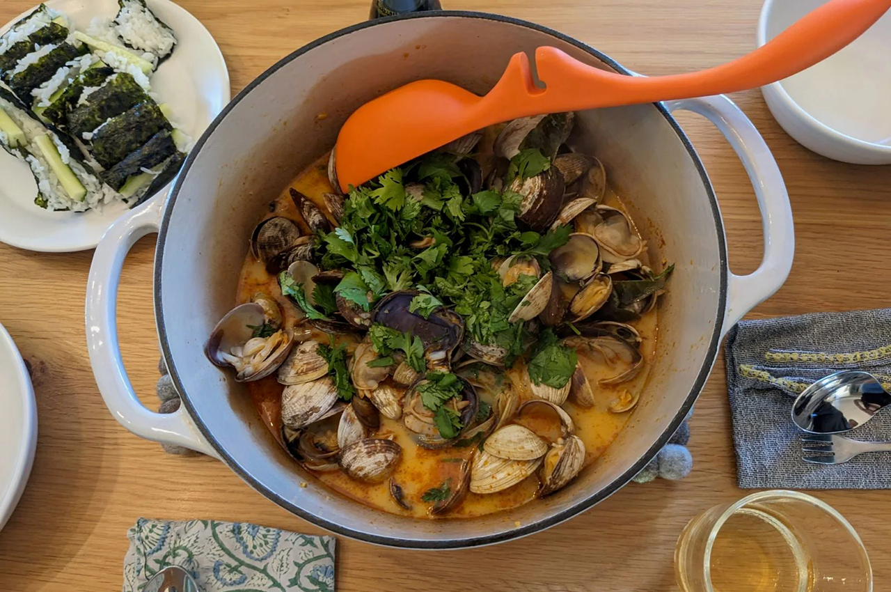 Red Curry Clams | A Recipe to Spice Up Your Clams | Hama Hama